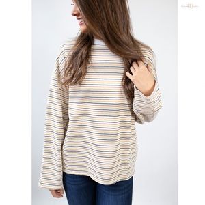 Long sleeved striped sweater S-M